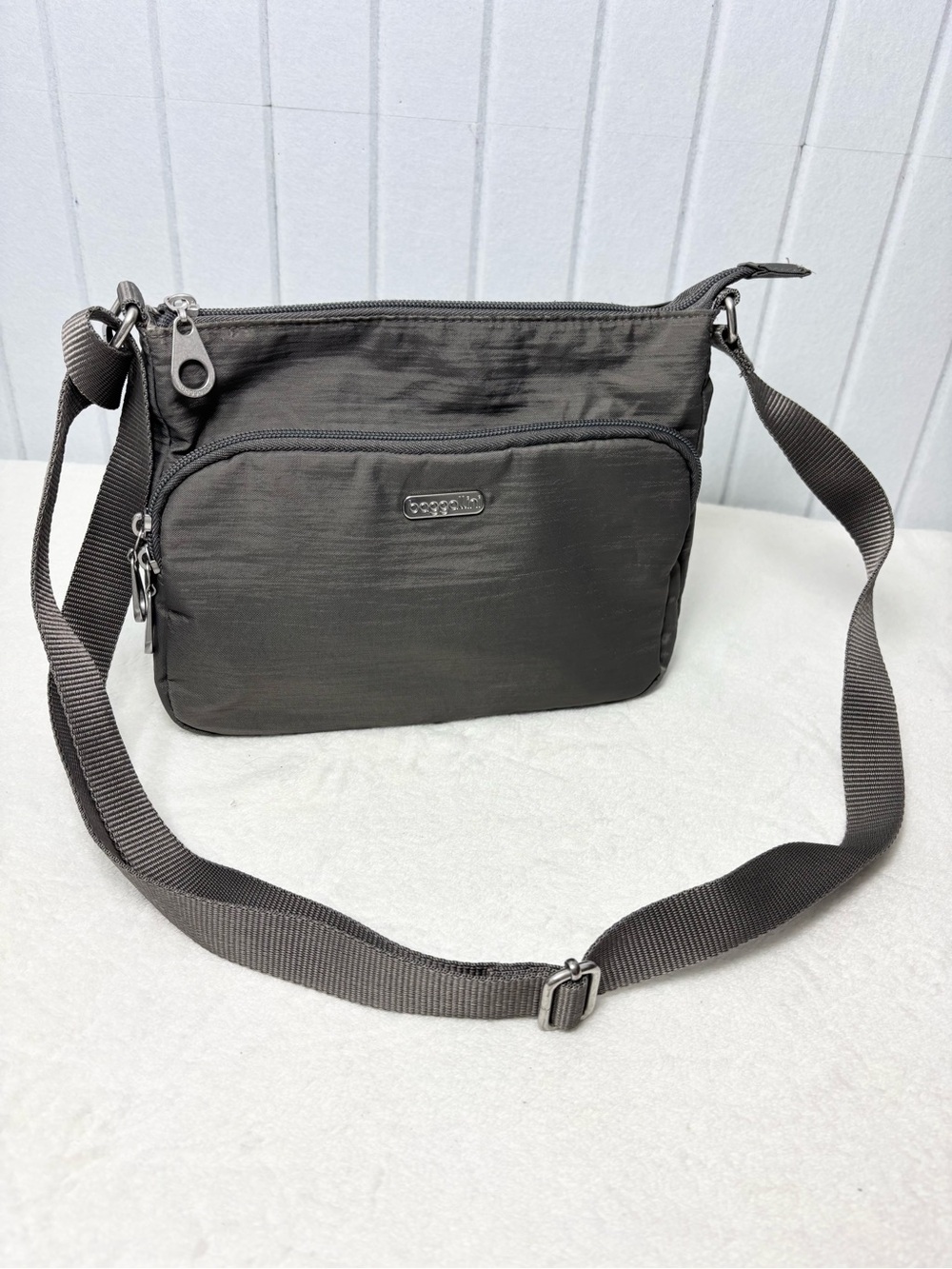 Baggallini Charcoal Gray Nylon Crossbody Bag‎